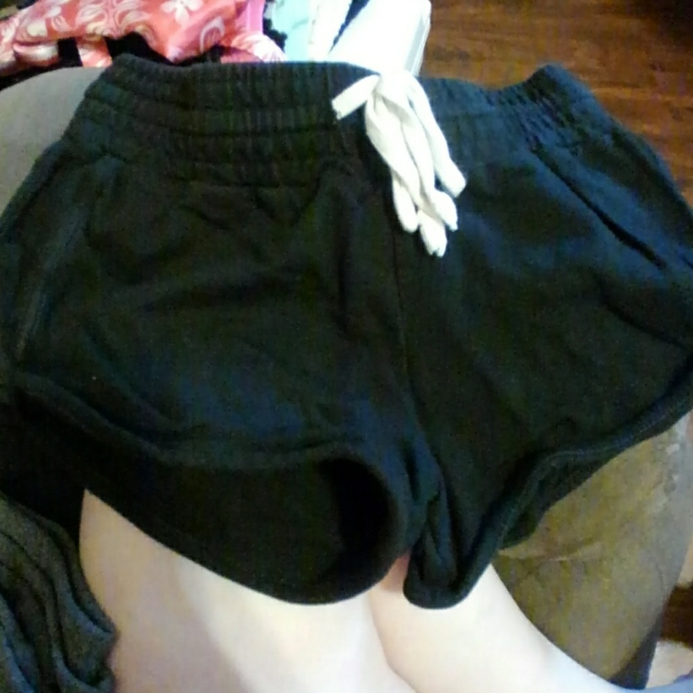 Shorts - Picture 2 of 3